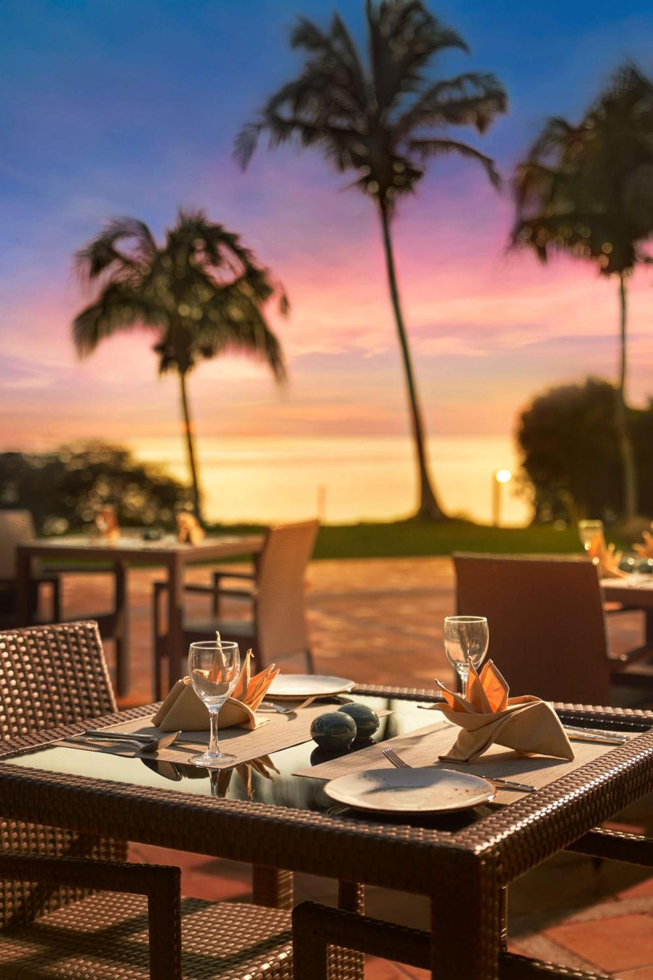 Hotel Doubletree By Hilton Damai Laut Lumut Exteriér fotografie