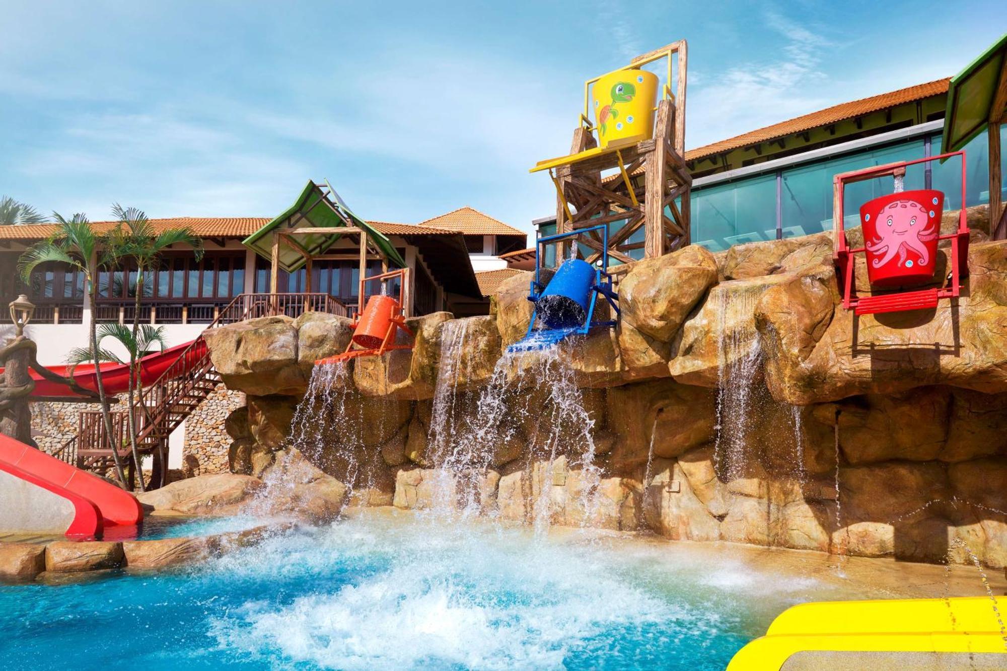 Hotel Doubletree By Hilton Damai Laut Lumut Exteriér fotografie